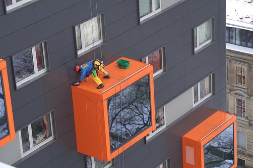 57432