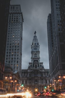 22082