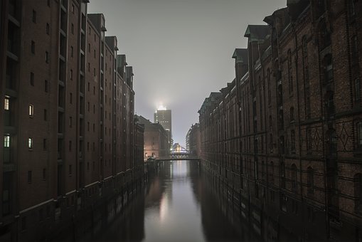 172858