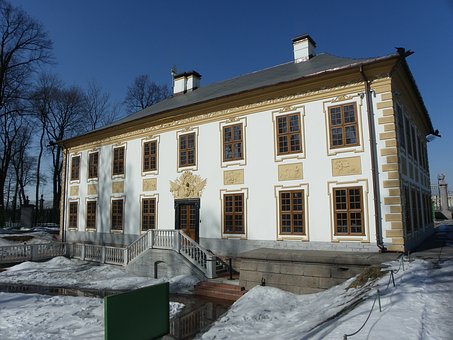 363402