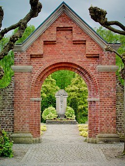 136253