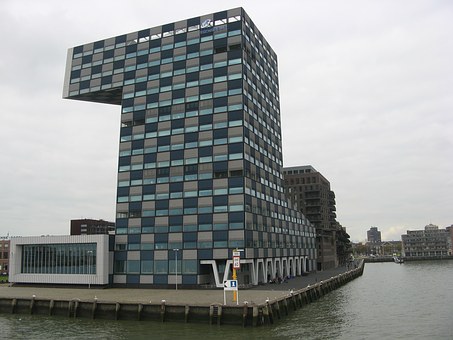 156838