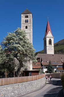 136778