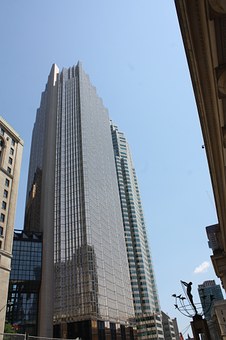 224226