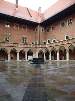 1586