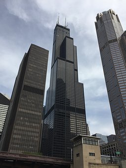 225945