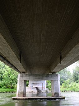 257598