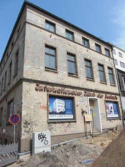 349870