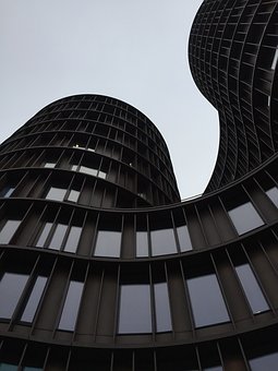 104920