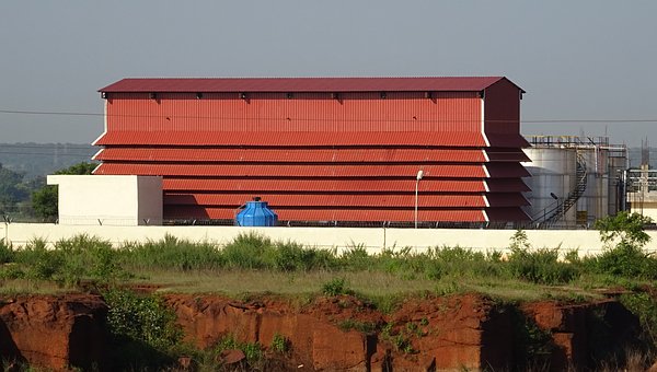 276054