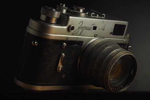 48574