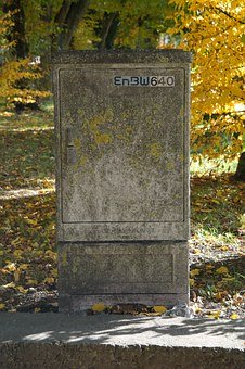258228