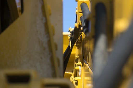 325130