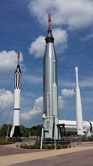 174373