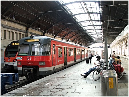 67119