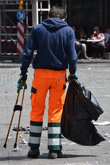310285
