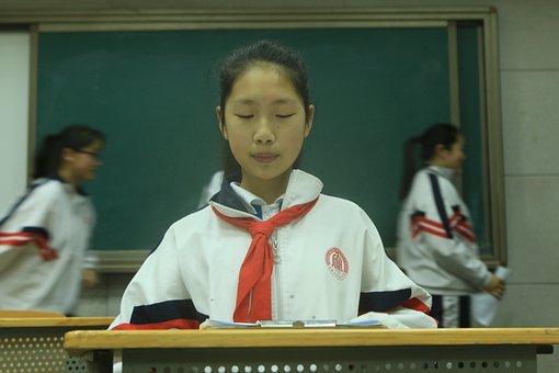 218349