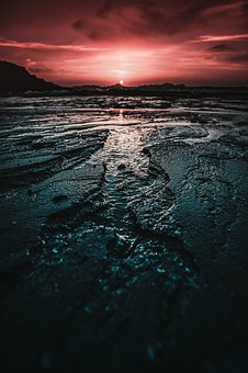 4358