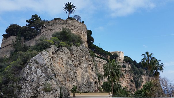374558