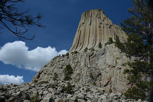 106159