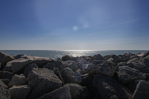217562