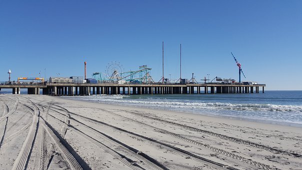 33647