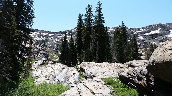 307580
