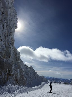 181637