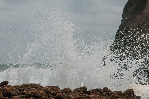 233648