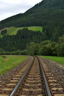 347495