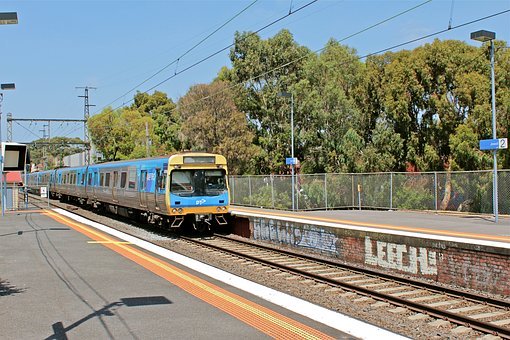 137168