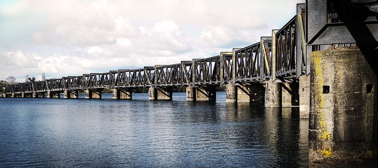 326361