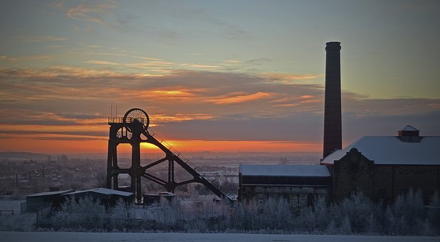 84702