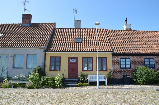 27852