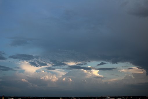 376579
