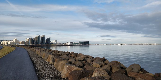 130843