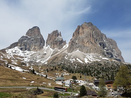 140373
