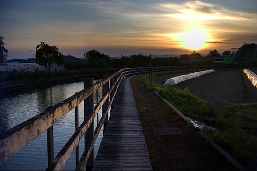 92722