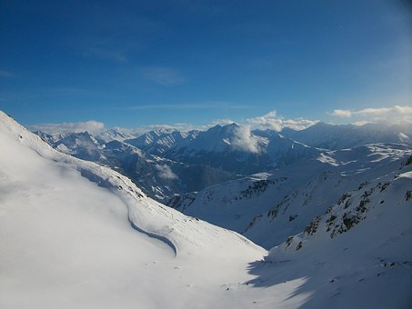 317526