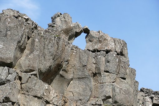 19072