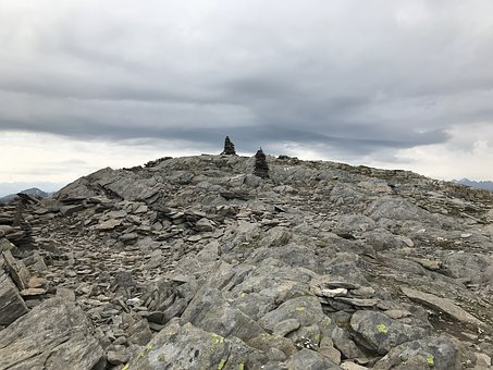 244649