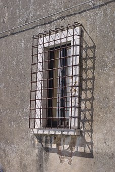 54916