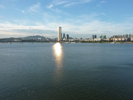 181042