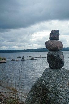 342857
